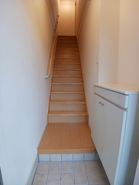 ホームツリーＣ 玄関