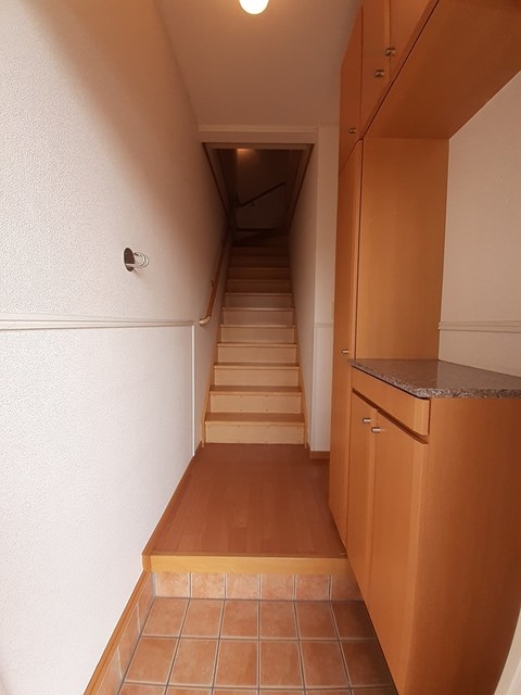 ビサイドミニョン 玄関