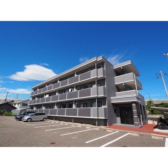 アヴァンティ 101号室 外観