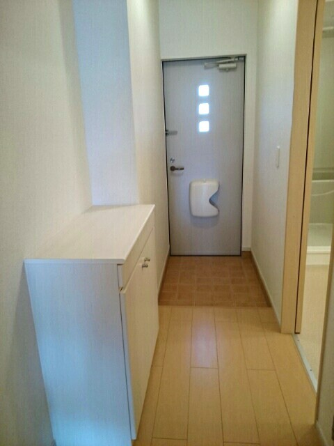 パインズ中島 玄関