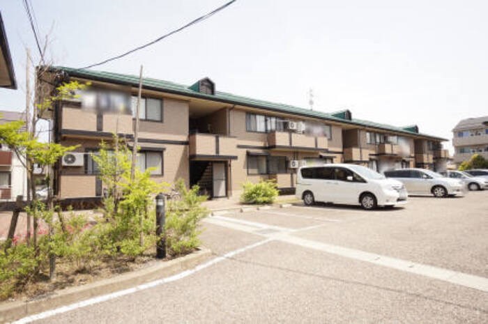 ロイヤルガーデンコートB 107号室 外観