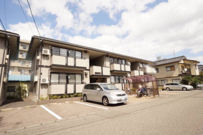 ロイヤルコート新和 B201号室 外観