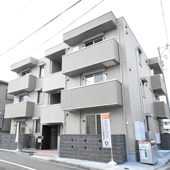 ベル・スラージュ 301号室 外観