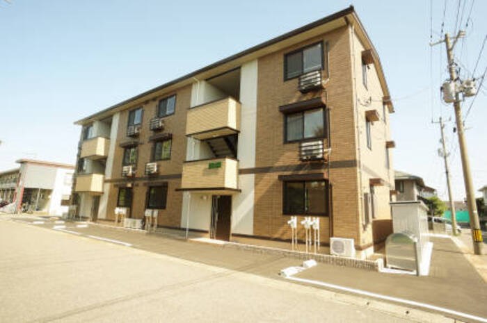 オッツファルコン 205号室 外観