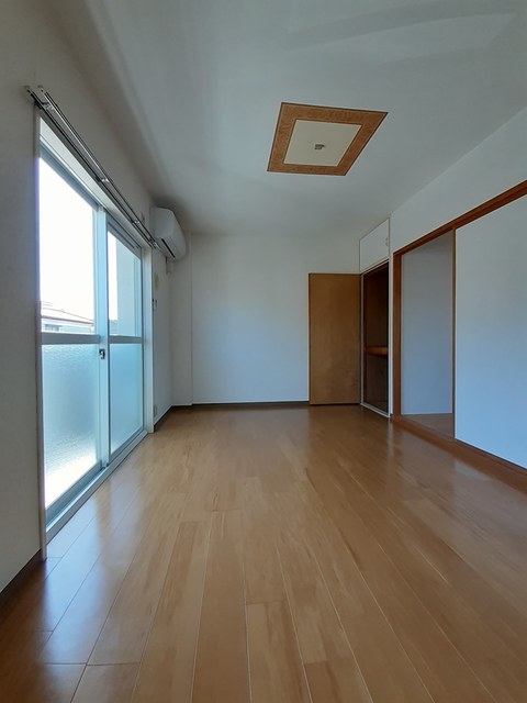 プラドール真砂Ａ リビング