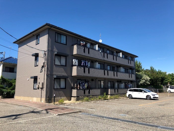 ロイヤルガーデン B201号室 外観