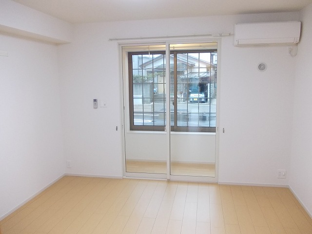 ガーデン　ハウス　ブリーズＡ リビング