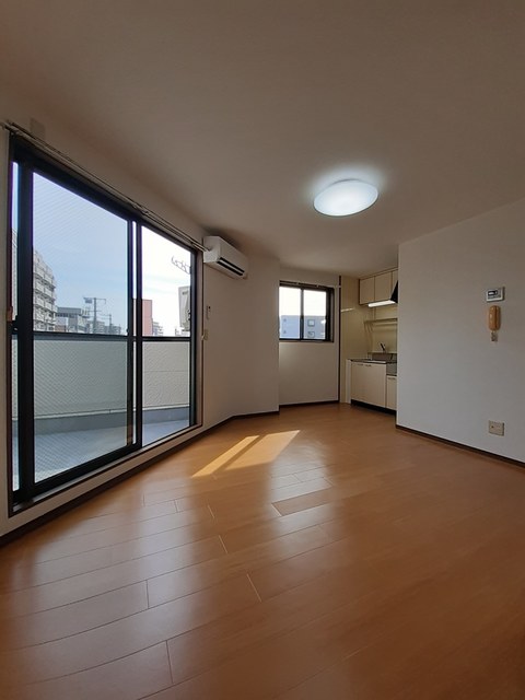 イーストモート リビング