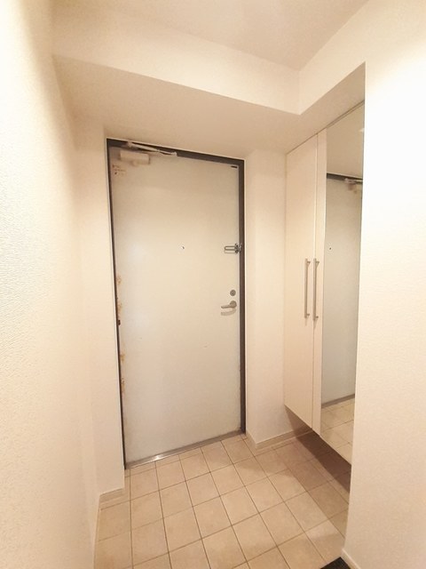 サンリット上近江 玄関