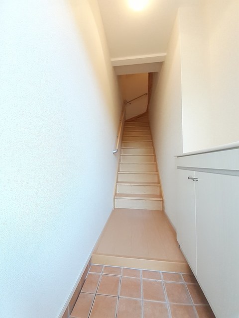 パインズ中島 玄関