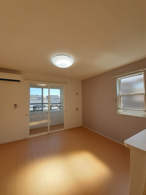 パインズ中島 リビング