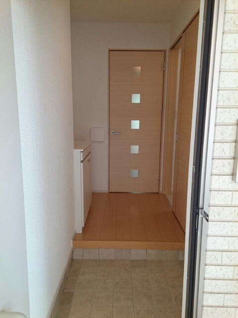 ラ・ルーチェビータ 玄関