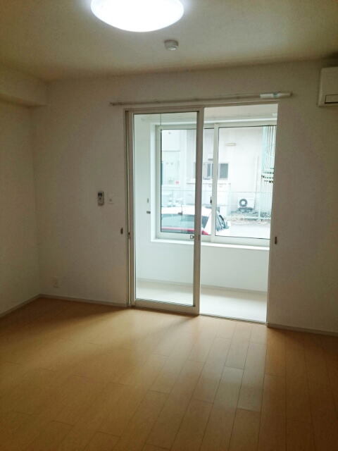 ラ・ルーチェビータ リビング