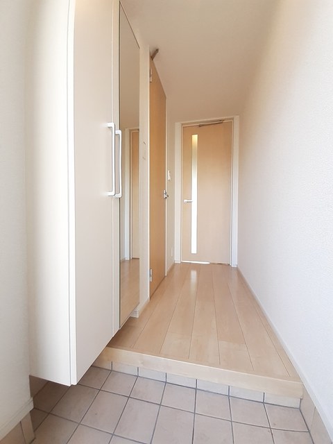 ラ・フィーナ寺山Ａ 玄関