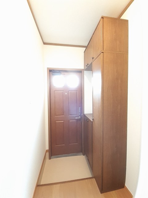 エクセルコーポなるみ 玄関