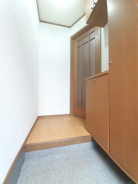 リーヴァ・プレッソＢ 玄関