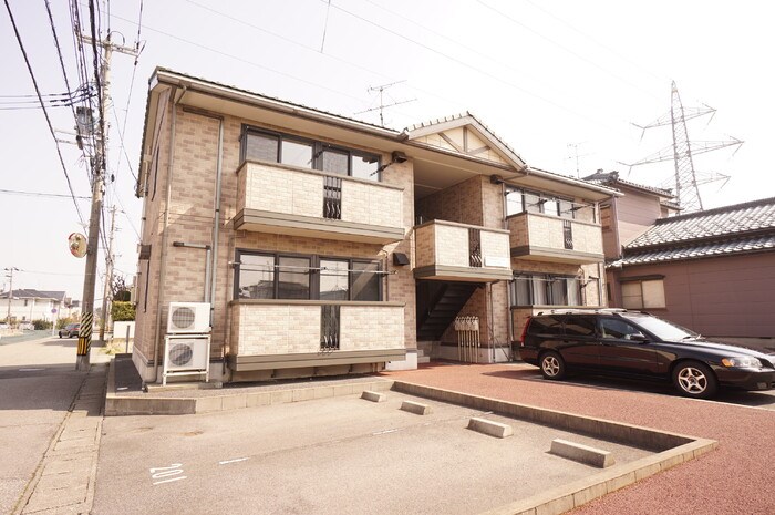 ハピネスクローバー 102号室 外観