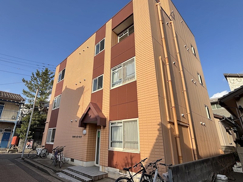 プラザ・ドゥ・ロード 201号室 外観