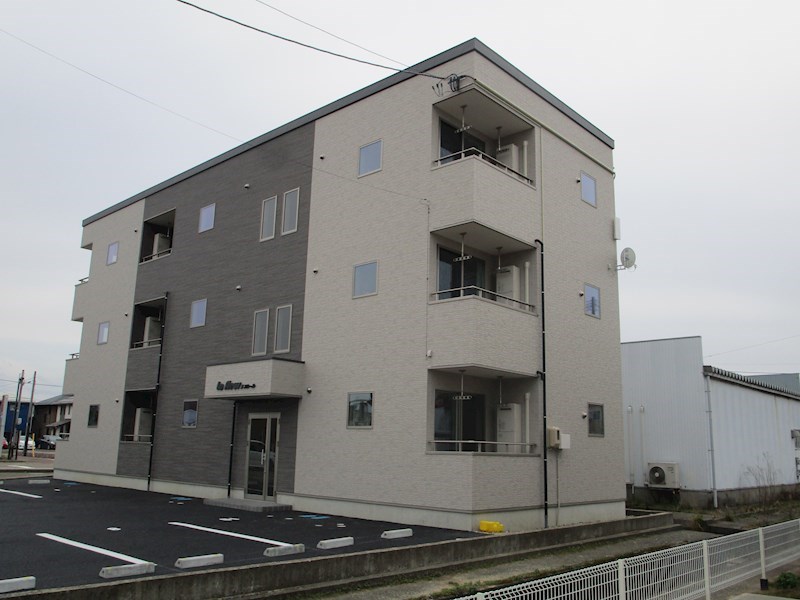 Ｌａ　ｆｌｅｕｒ 203号室 外観