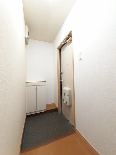 プラドール田川 玄関