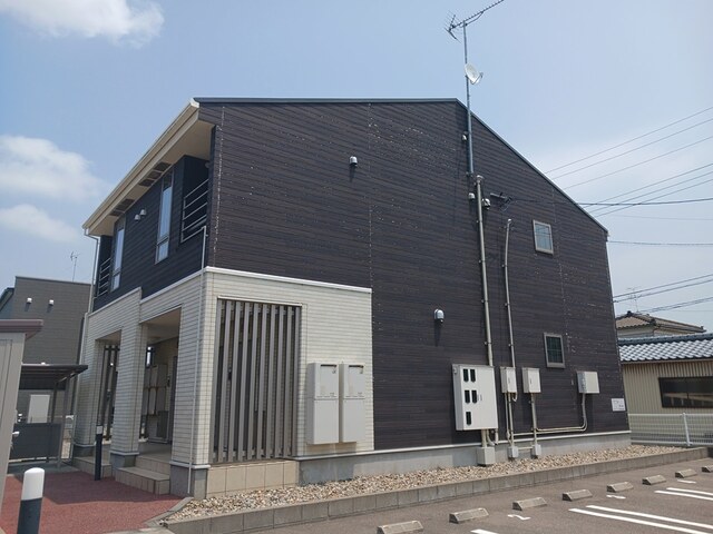 コムラード 202号室 外観