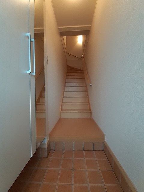 プラシードＢ 玄関