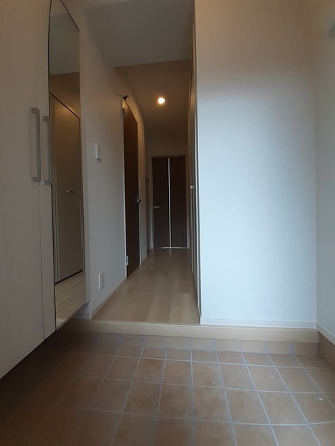 ナリワリ　ハッタ 玄関