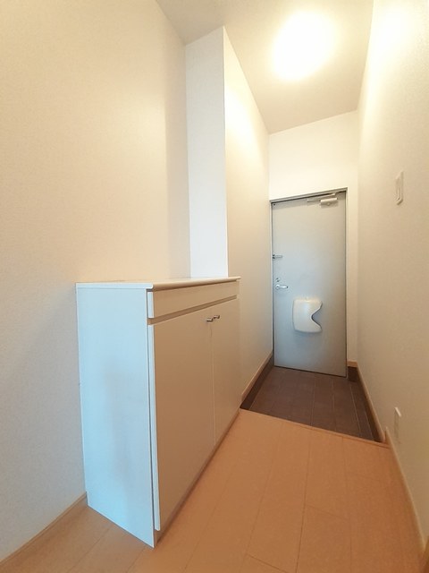 ブリーゼ小針 玄関