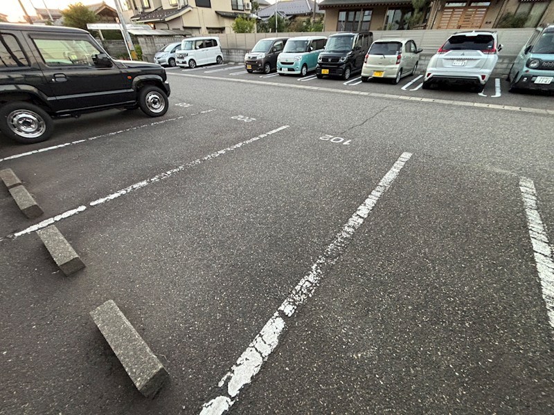 アスターアオキ 駐車場