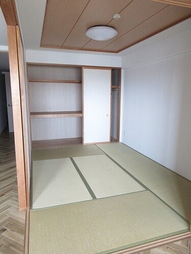 サーパス西大畑A棟 収納