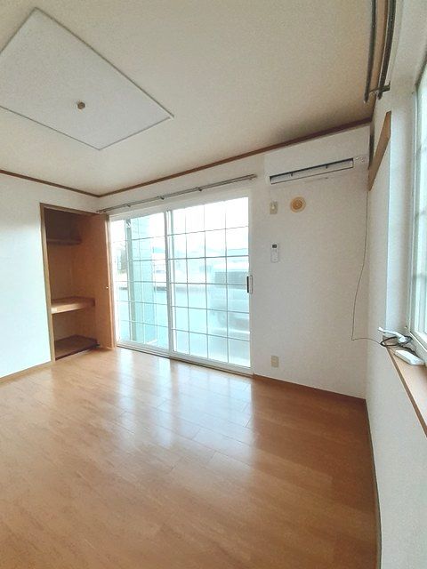 エクセルコーポなるみ リビング