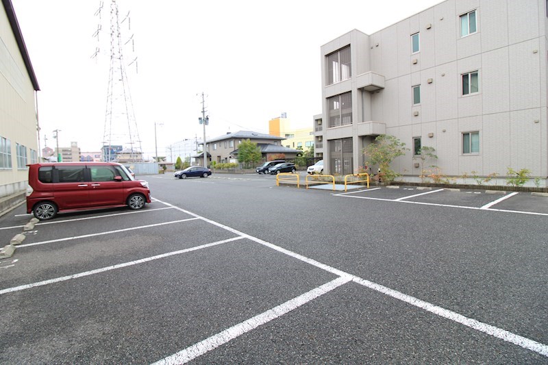 インペリアル 駐車場