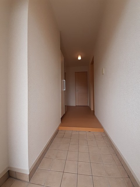コート・ソレイユ 玄関
