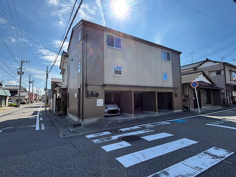 COMODO関屋 駐車場