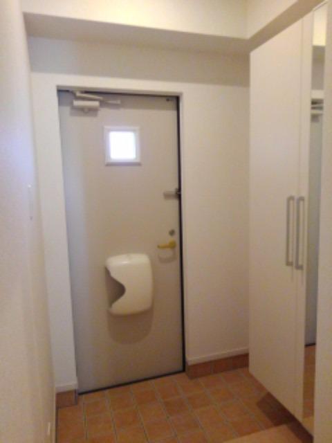 リバティ　ベース 玄関