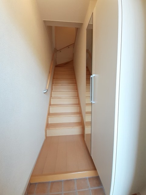 ホワイトパレス 玄関