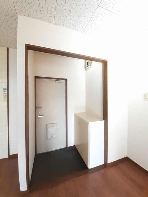 ガーデンヒルズ 玄関