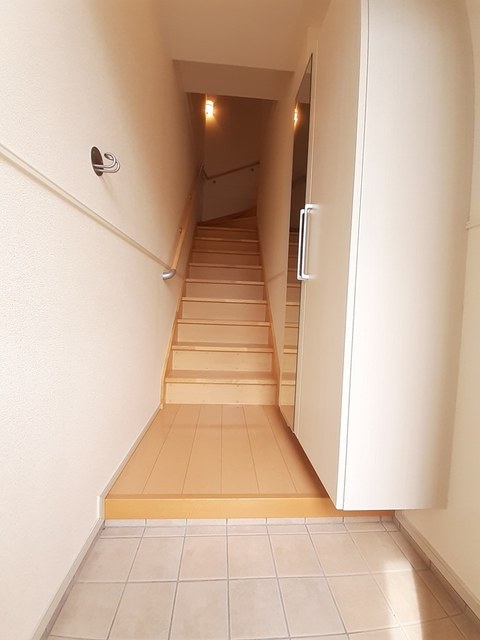 ビューレインボーⅤ 玄関