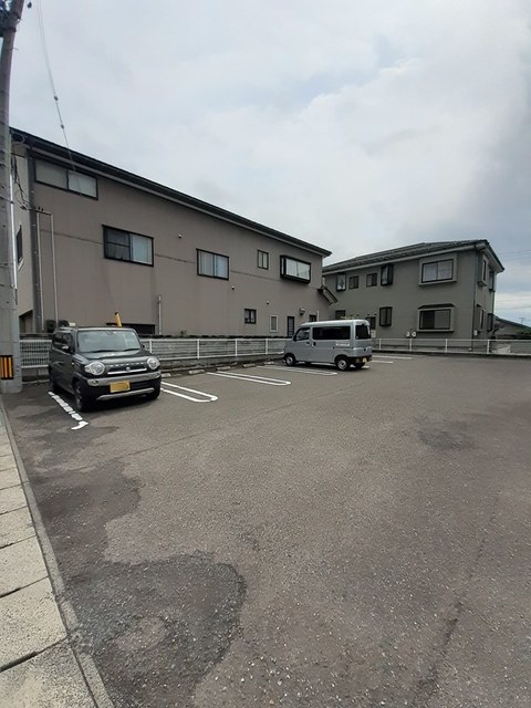 シャトン　ヒルズ 駐車場