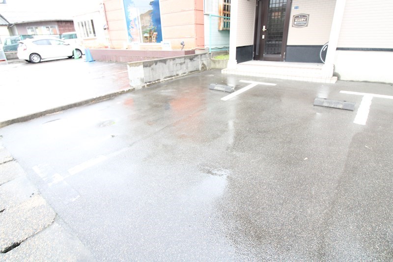 サンシティ 駐車場