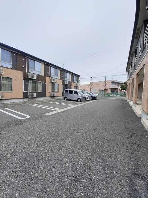 グラン・エスポワールＳ 駐車場
