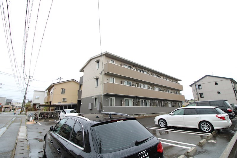 トリリオン 駐車場