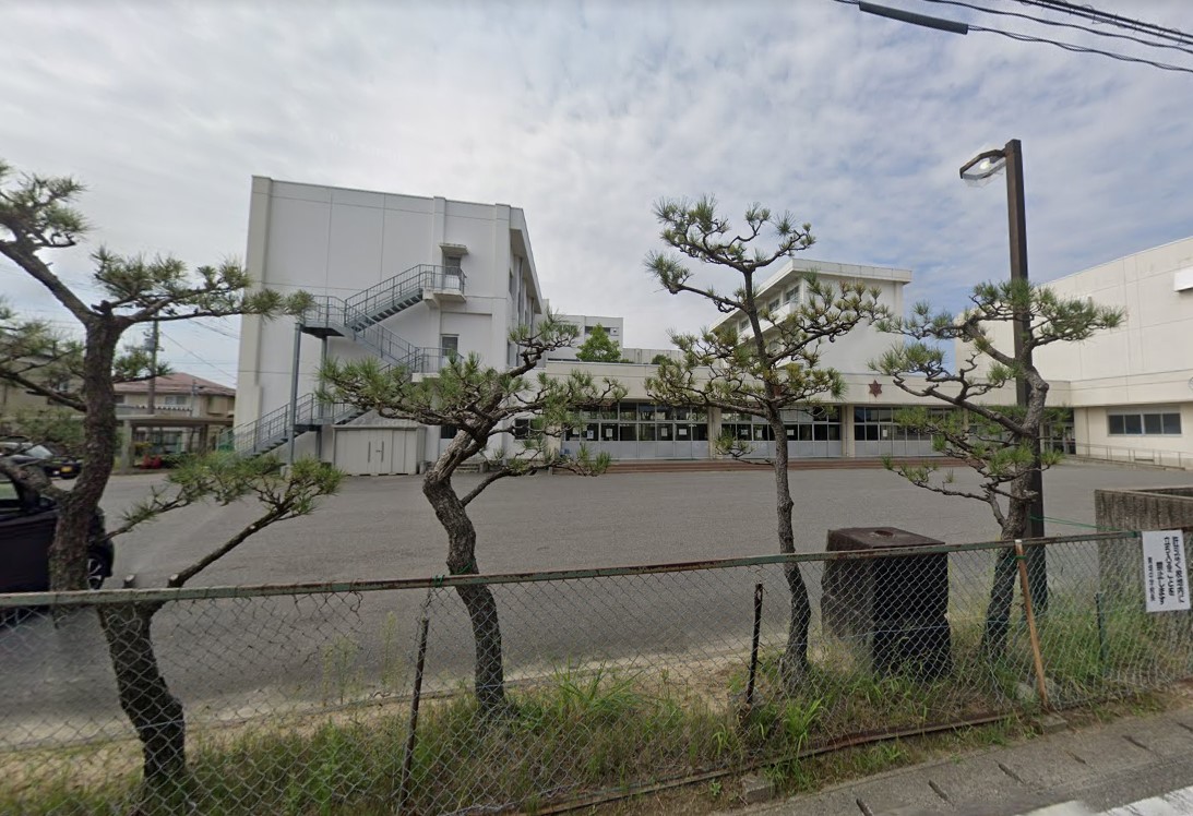ソフィア 中学校