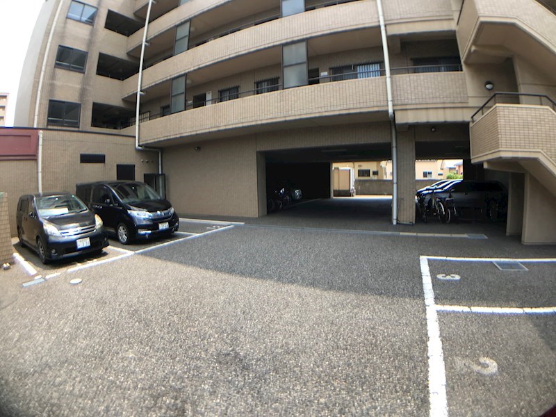 アスティオン東中島 駐車場