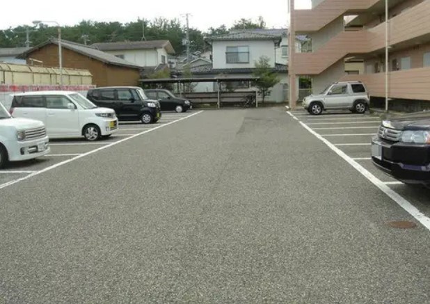 メモリーワールド 駐車場