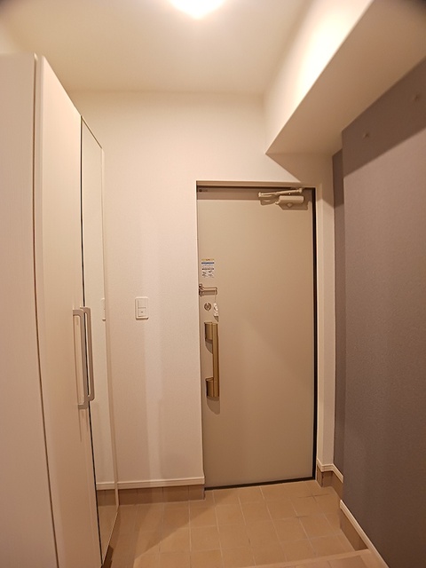 シャトレーベル 玄関
