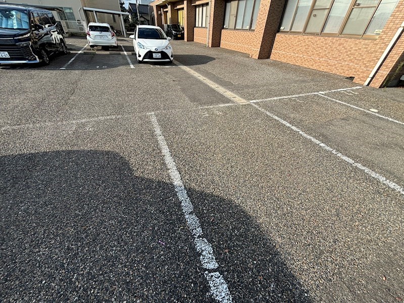 ベロウ　リベルタ 駐車場
