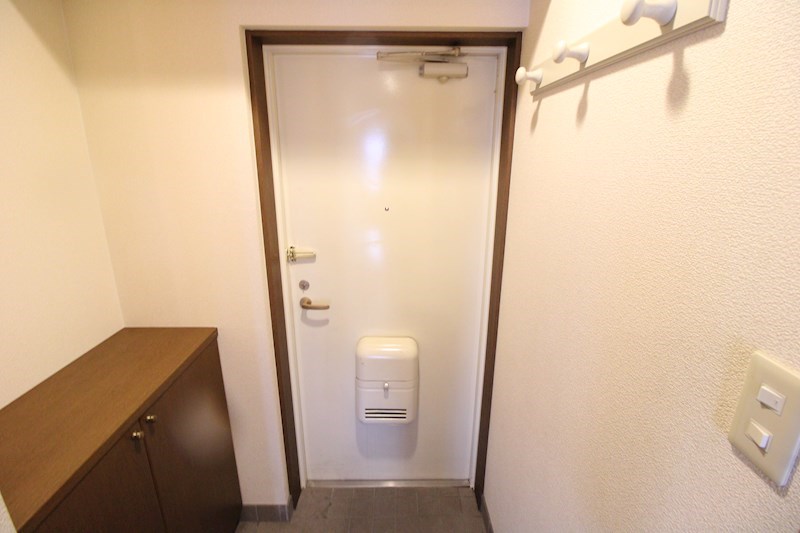 リバーサイド25 玄関