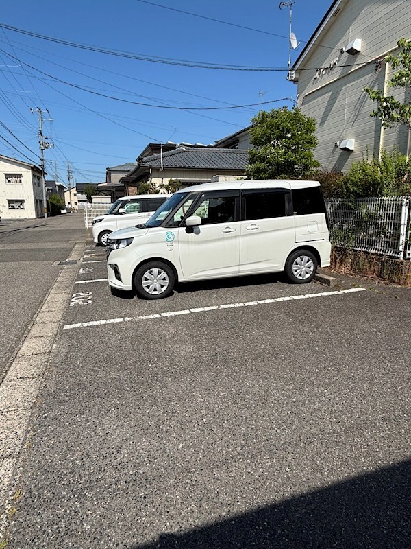 Ｊフィールド 駐車場