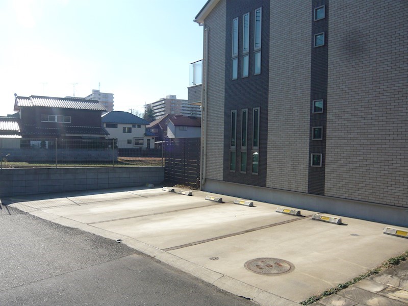Largo敷地内駐車場 外観